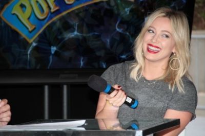Kiss Concert 2015, Hilary Duff Backstage
Parole chiave: radio