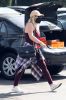 Hilary-Duff-shopping-da-Ralphs-a-Los-Angeles-9.jpg