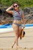 Hilary_Duff_Malibu_sexy_spiaggia_04082016-14.jpg