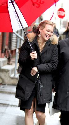 Hilary Duff sul set di Younger a New York
