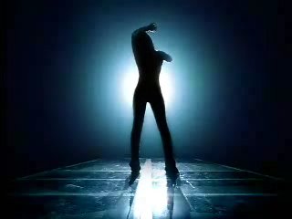 Immagini dal video: "Fly"
Parole chiave: fly video