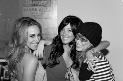 Hilary e Haylie alla festa di Ashley Tisdale
Parole chiave: ashley tisdale haylie party