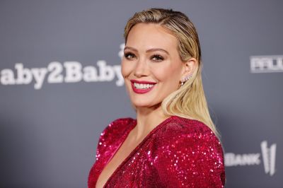 Hilary Duff Red Carpet al Gala Baby2Baby
