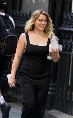 Hilary Duff sul set di Younger
Parole chiave: serie tv