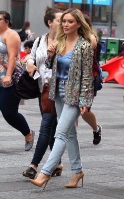Hilary a GMA, NYC
Parole chiave: younger blu