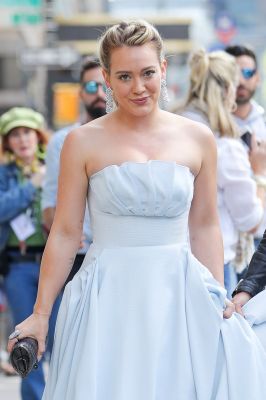 Hilary principessa sul set
Parole chiave: princess