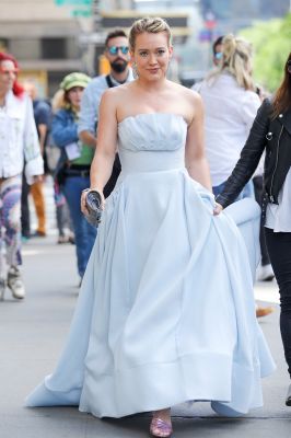 Hilary principessa sul set
Parole chiave: princess