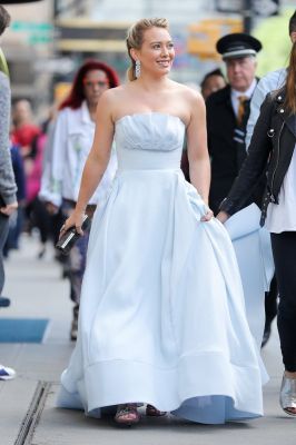 Hilary principessa sul set
Parole chiave: princess