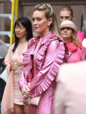 Hilary Duff sul set di Younger
Parole chiave: rosa