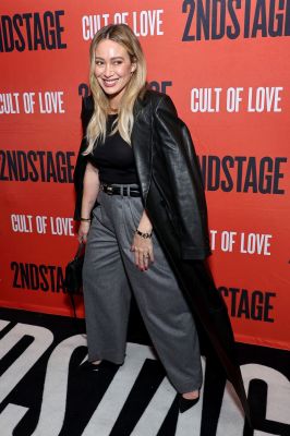 Hilary alla prima di "The Cult Of Love"
