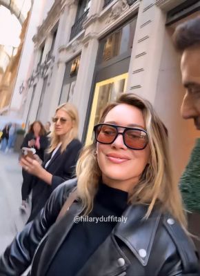 Hilary Duff - Milano Fashion Week
Parole chiave: milano italia moda fendi fashion