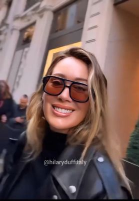 Hilary Duff - Milano Fashion Week
Parole chiave: milano italia moda fendi fashion