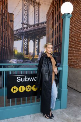 "How I Met Your Father" Fan Experience, Los Angeles
