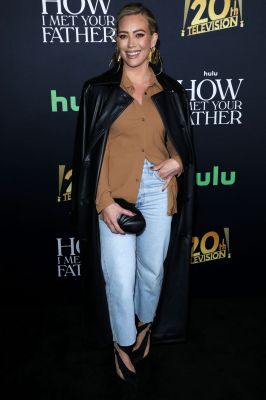 "How I Met Your Father" Fan Experience, Los Angeles
