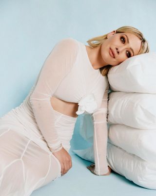 Hilary Duff su Marie Claire Grecia
