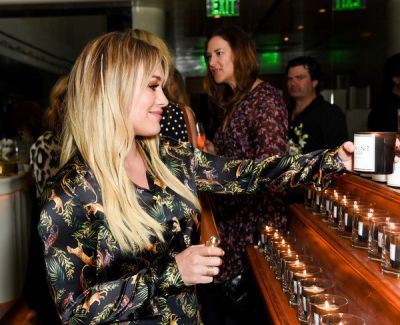 Hilary al party di beneficenza
Parole chiave: party