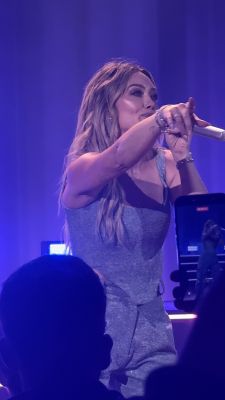 hilary-duff-tour-londra-small-rooms-big-nerves-19012026-16.jpg