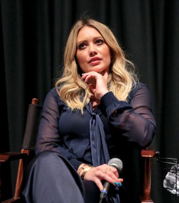 Cast di Younger a Awardsline
Parole chiave: younger