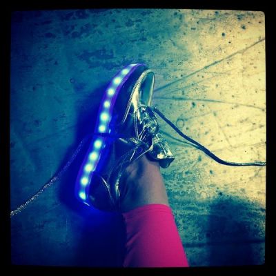 Anteprima videoclip Sparks
Parole chiave: scarpe