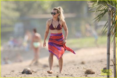 Hilary Duf alle Hawaii
Parole chiave: bikini