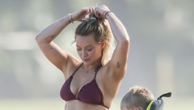 Hilary Duf alle Hawaii
Parole chiave: bikini