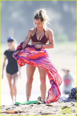 Hilary Duf alle Hawaii
Parole chiave: bikini