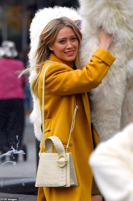 Hilary Duff sul set di Lizzie McGuire
Parole chiave: lizzie
