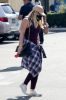 Hilary-Duff-shopping-da-Ralphs-a-Los-Angeles-11.jpg