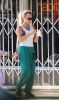 hilary-duff-mangia-gelato-los-angeles-paparazzi-10.jpg