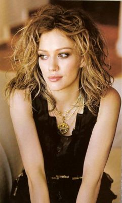 hilaryd-dot-org_ElleMagOuttakes-Jul06issue-09-HQ.jpg