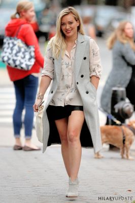 Hilary Duff sul set della seconda stagione di Younger
