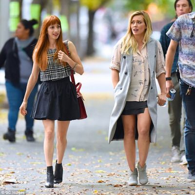 Hilary Duff sul set della seconda stagione di Younger
