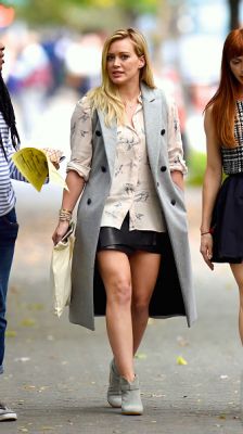 Hilary Duff sul set della seconda stagione di Younger
