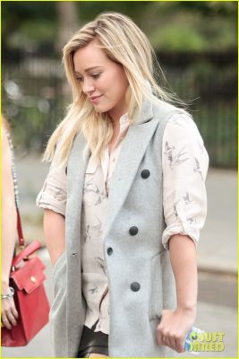 Hilary Duff sul set della seconda stagione di Younger
