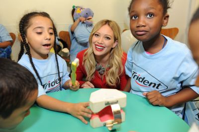 Hilary Duff al 10Â° anniversario di SAA (15/9/14)
Hilary Duff ha partecipato al 10Â° anniversario dell'iniziativa "Smiles Across America", organizzato da Trident Gum e Oral Health America
