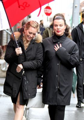 Hilary Duff sul set di Younger a New York
