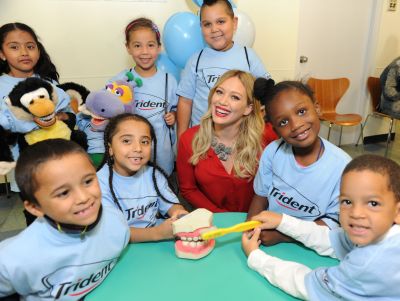 Hilary Duff al 10Â° anniversario di SAA (15/9/14)
Hilary Duff ha partecipato al 10Â° anniversario dell'iniziativa "Smiles Across America", organizzato da Trident Gum e Oral Health America
