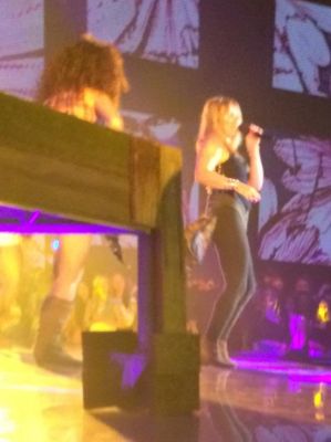 Hilary Duff a X Factor Australia (8/9/14)
Hilary Duff si esibisce con il suo singolo "All About You" a X Factor Australia
