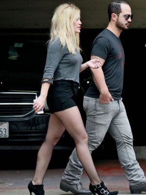 Sul set di All About You (4/9/2014)
Hilary Duff sul set del video musicale di "All About You"

