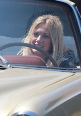 Sul set di All About You (4/9/2014)
Hilary Duff sul set del video musicale di "All About You"
