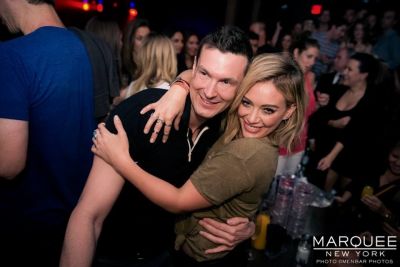 Presentazione di Chasing the Sun
Hilary Duff presenta il nuovo singolo "Chasing the Sun" al Marquee di New York
