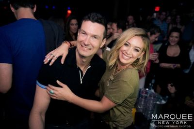 Presentazione di Chasing the Sun
Hilary Duff presenta il nuovo singolo "Chasing the Sun" al Marquee di New York
