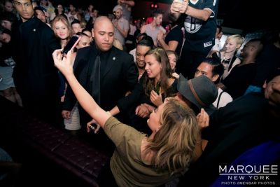 Presentazione di Chasing the Sun
Hilary Duff presenta il nuovo singolo "Chasing the Sun" al Marquee di New York

