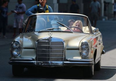 Sul set di All About You (4/9/2014)
Hilary Duff sul set del video musicale di "All About You"
