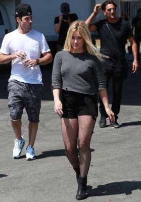 Sul set di All About You (4/9/2014)
Hilary Duff sul set del video musicale di "All About You"

