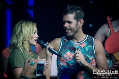 Presentazione di Chasing the Sun
Hilary Duff presenta il nuovo singolo Chasing the Sun al Marquee di New York
