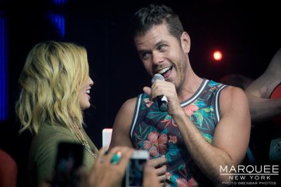 Presentazione di Chasing the Sun
Hilary Duff presenta il nuovo singolo "Chasing the Sun" al Marquee di New York
