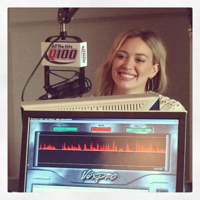 Intervista per Q100
Hilary Duff promuove il nuovo singolo "All About You" a Q100
