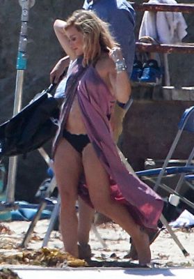 Video primo singolo 11 luglio 2014
Sul set del nuovo video musicale di Hilary Duff, girato a Malibu (11/7/2014)
