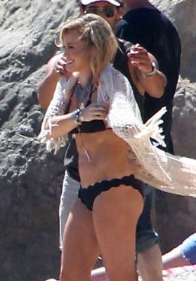 Video primo singolo 11 luglio 2014
Sul set del nuovo video musicale di Hilary Duff, girato a Malibu (11/7/2014)
